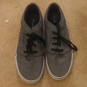 Men's size 8.5 airwalk shoes